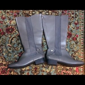Comfortview Leather soft Grey wide calf knee Buckled Boots